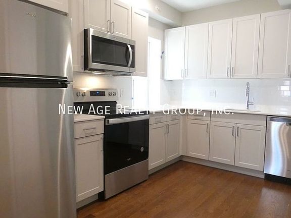 3rd image of 107 N 35th St Unit D-3