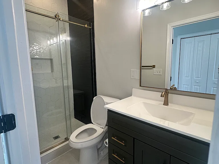 646 S Curley St — Photo 17