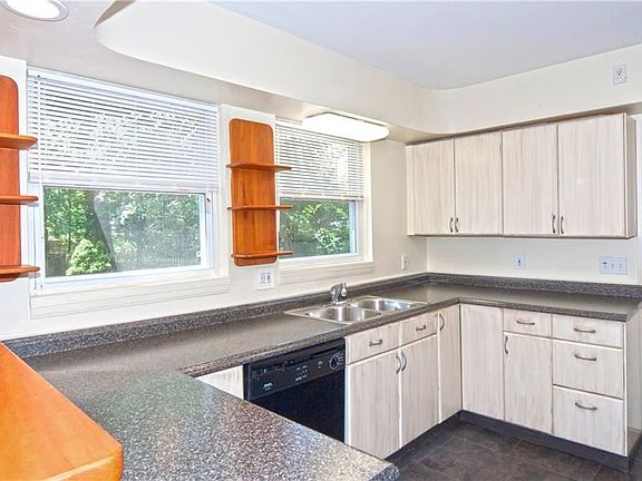 5th image of 2408 S Belvoir Blvd