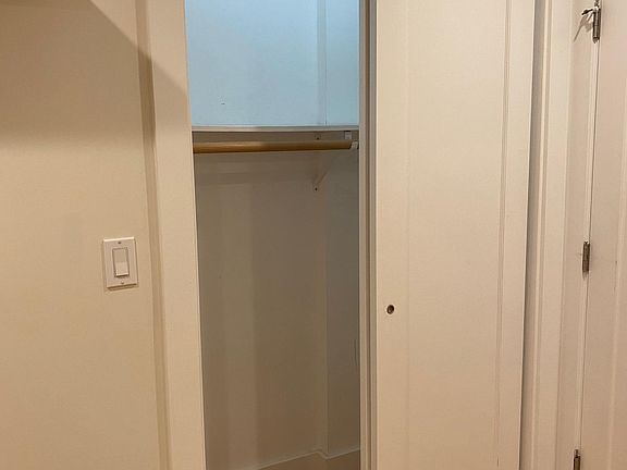 4th image of 325 Capistrano Ave