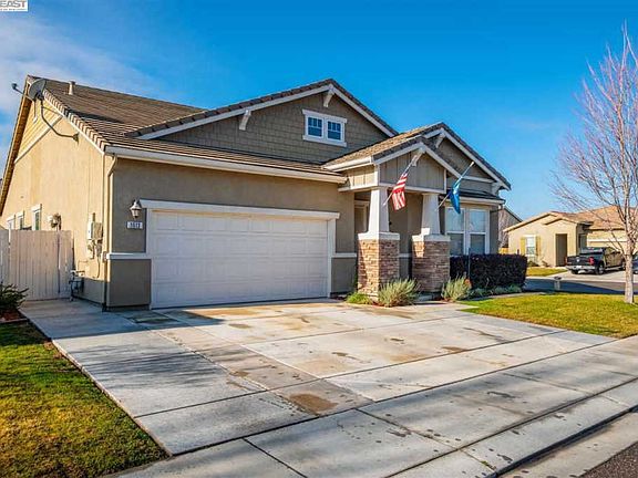 2nd image of 1613 Luna Bella Ln