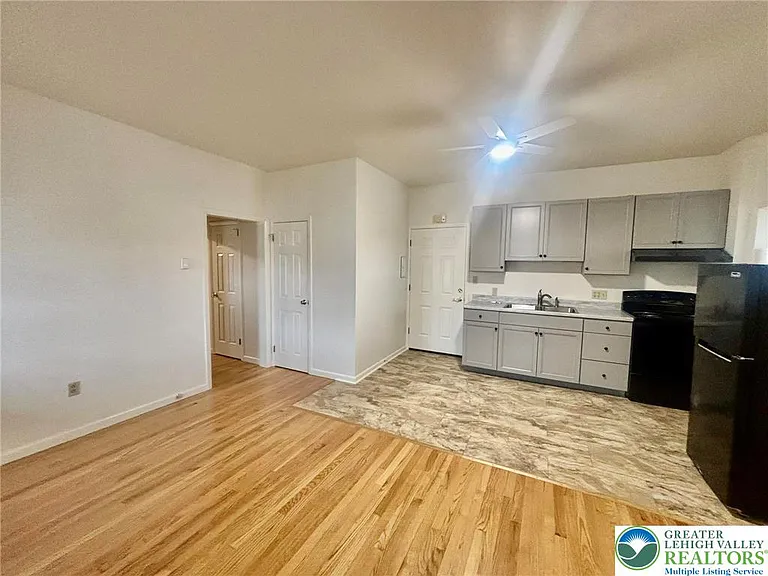 20 W Main St #23 — Photo 6