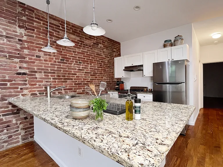 350 Bedford Ave #9 — Photo 1
