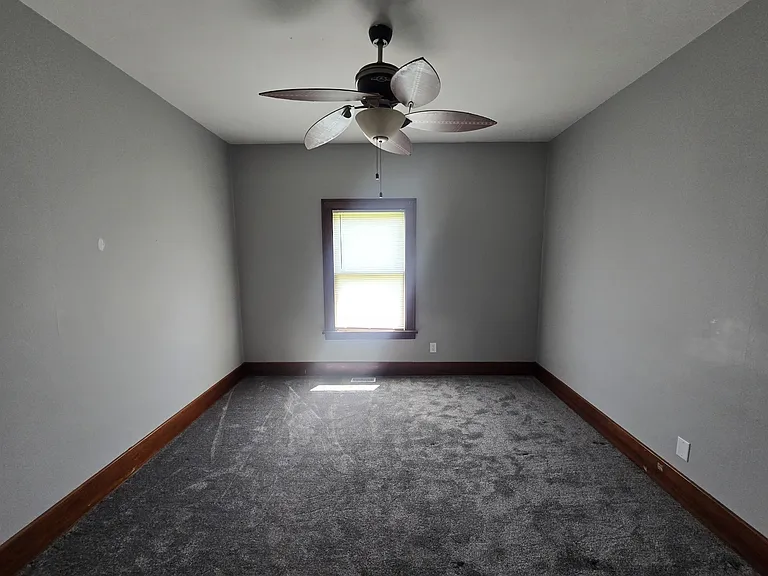 505 Carlton St — Photo 12