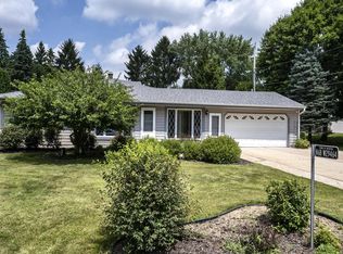 N68W29464 Hartling Rd, Hartland, WI 53029