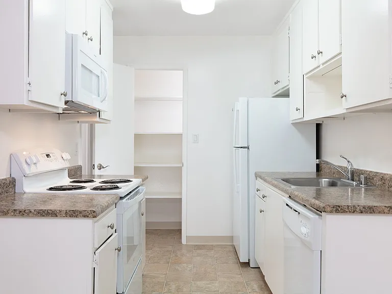 Crestview Terrace — Photo 14