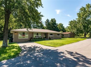 206 S Bohannon Ln, New Albany, IN 47150
