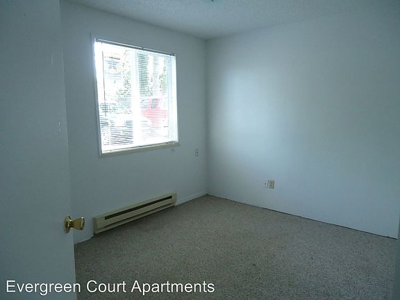 4th image of 902 M St SE APT 14