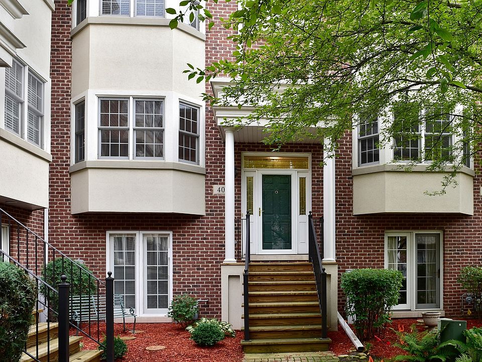 1st image of 403 W Hillgrove Ave #403