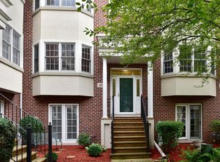 403 W Hillgrove Ave #403, La Grange, IL 60525