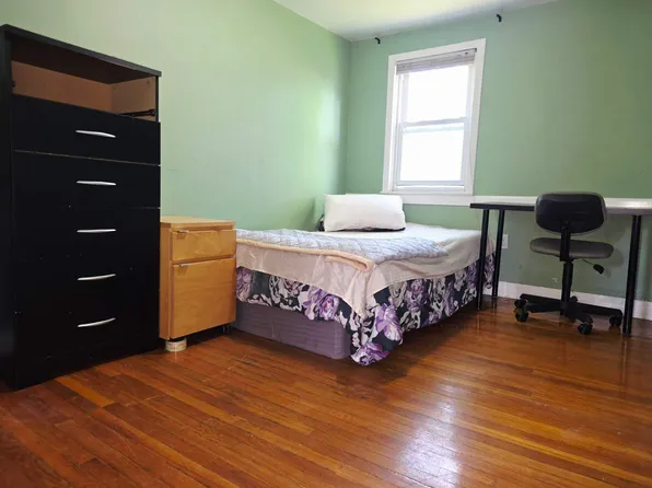 29 Linden St, Newton, MA 02464