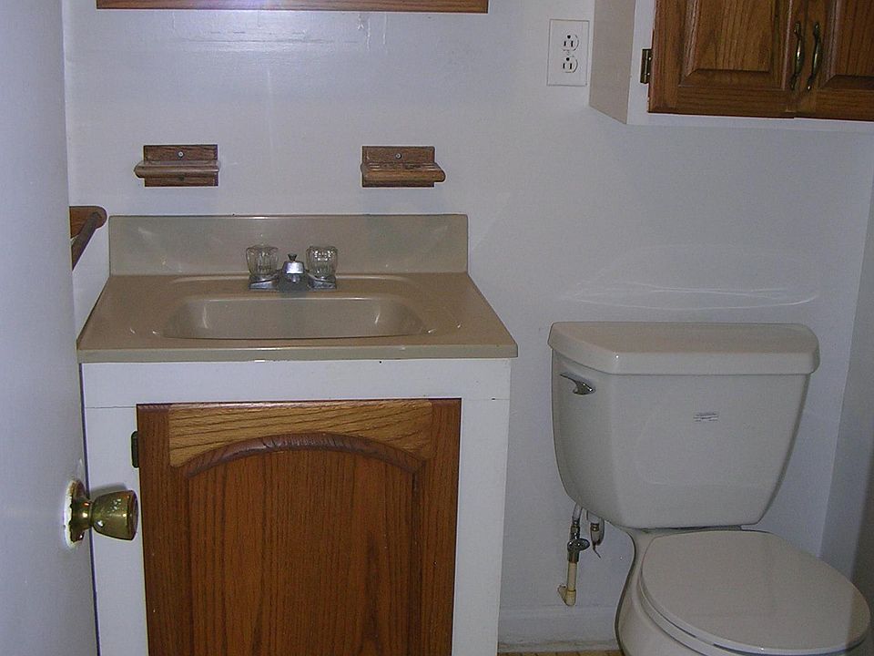 2nd image of 59 Mechanic St #1