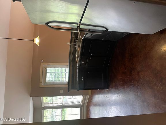 4th image of 8226 Park Pike Dr