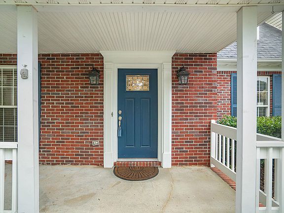 3rd image of 475 Madison Chase Dr