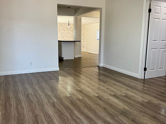 5th image of 6752 Rostrata Ave