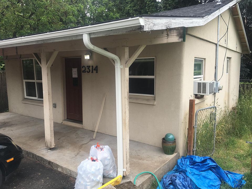 1st image of 2314 SE Courtney Ave