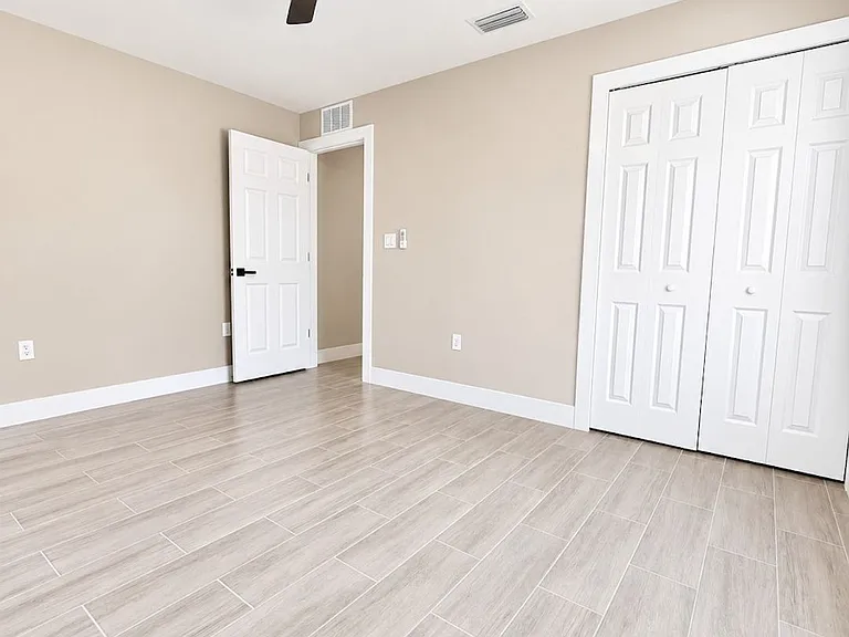 3464 NE 9th Pl — Photo 18