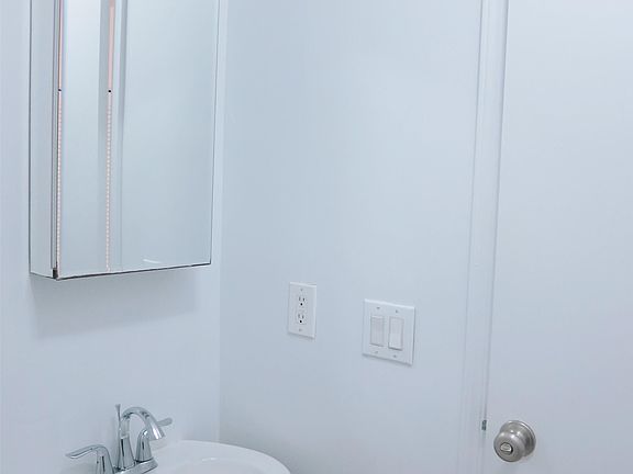 4th image of 536 E 79th St APT 1E