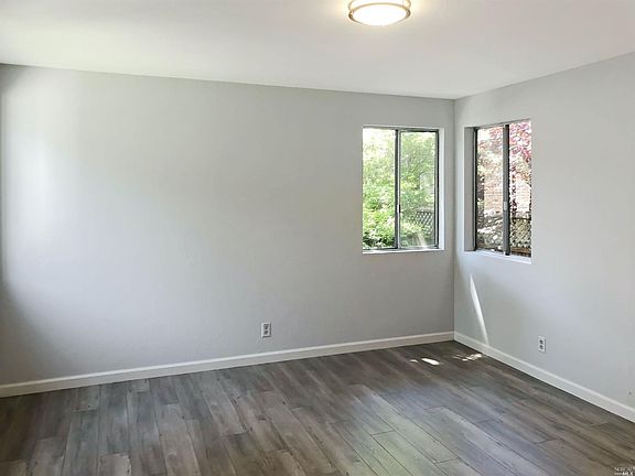 2nd image of 118 Sycamore Ave #118