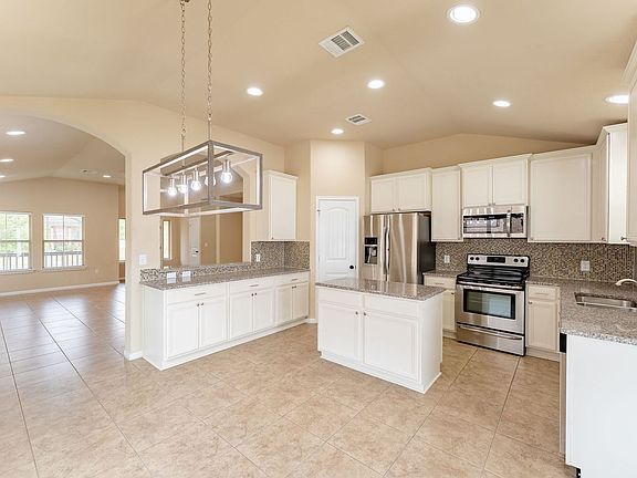 4th image of 1123 Black Canyon St