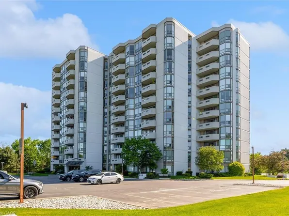 5090 Pinedale Ave #909, Burlington, ON L7L 5V8