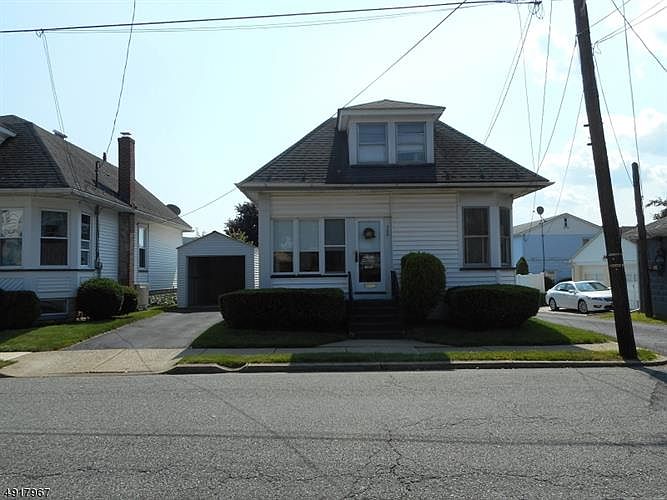 2nd image of 700 Wilbur Ave