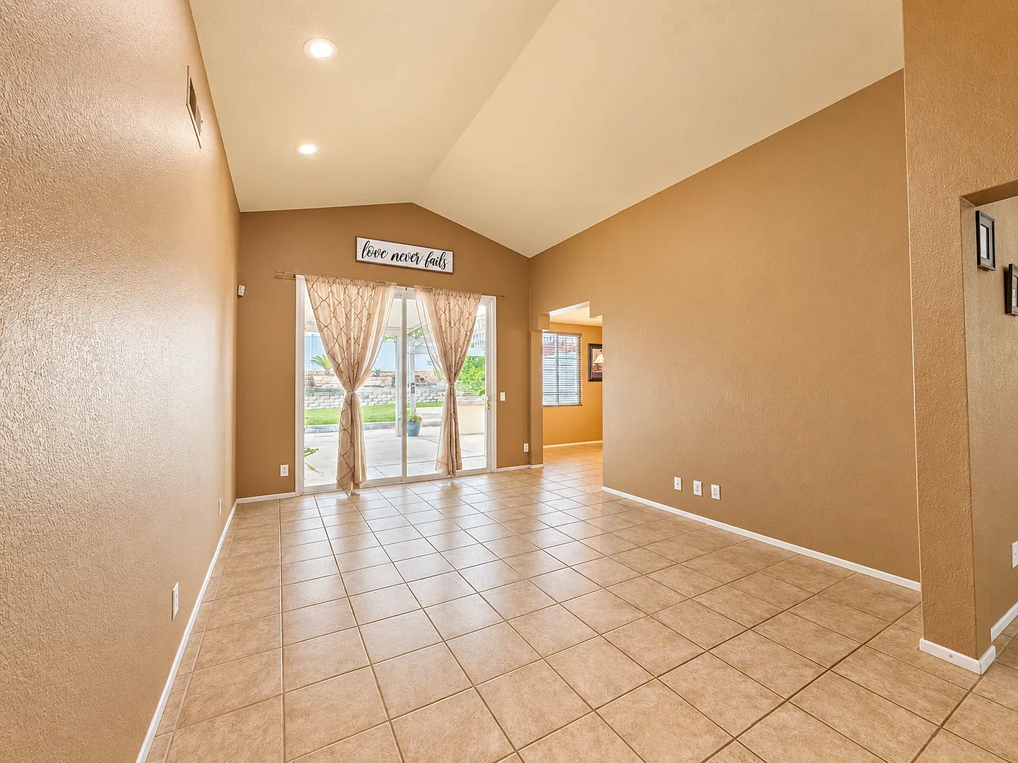 Single Story House in Murrieta for rent — Photo 4