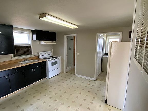 3rd image of 405 W Pearl St