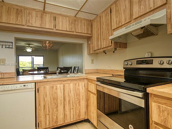 5th image of 10332 Sunrise Lakes Blvd APT 303