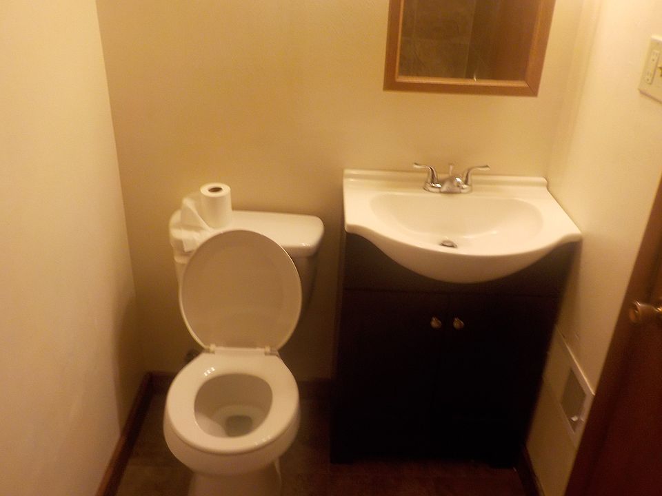 2nd image of 905 Brookline Blvd