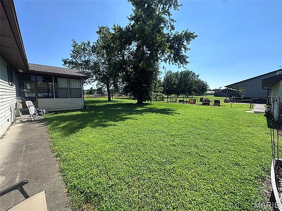 4th image of 119 Larue Ln