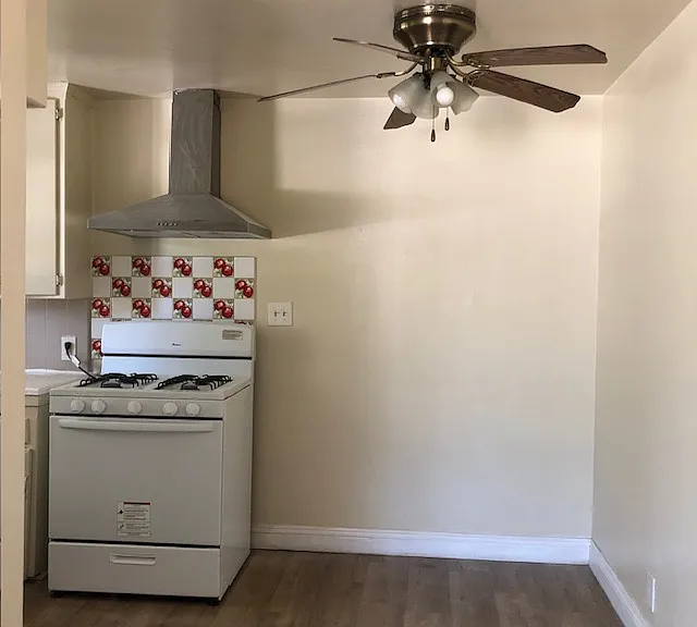 7468 Magnolia Ave #A — Photo 11