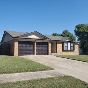 1641 NE 4th St, Moore, OK, 73160