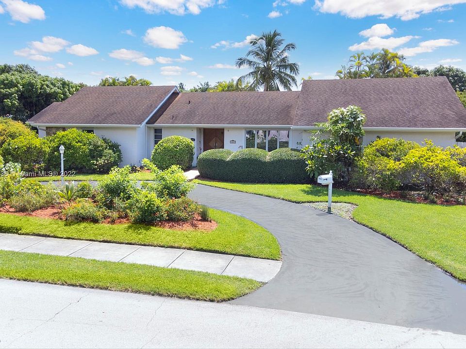 1st image of 16025 SW 80th Ave
