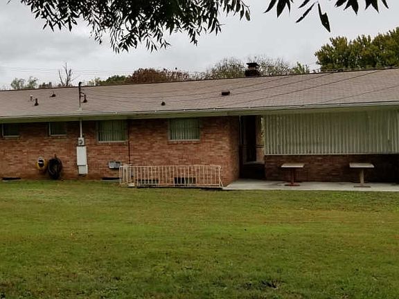 3rd image of 332 Murray Dr