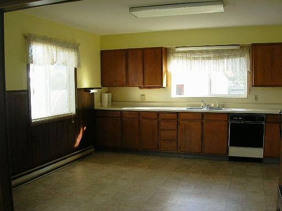 3rd image of 120 Napa St