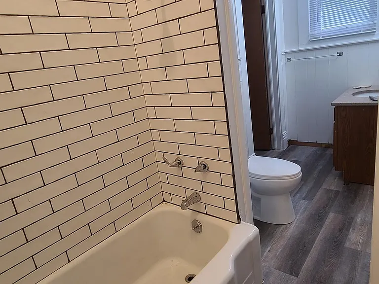 615 W Main St — Photo 7