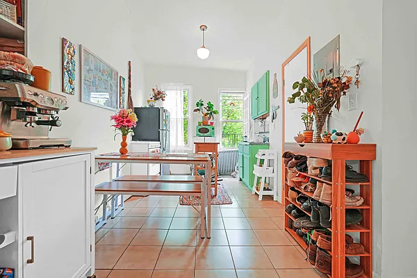 Rented by Brownstone Property Group | media 4