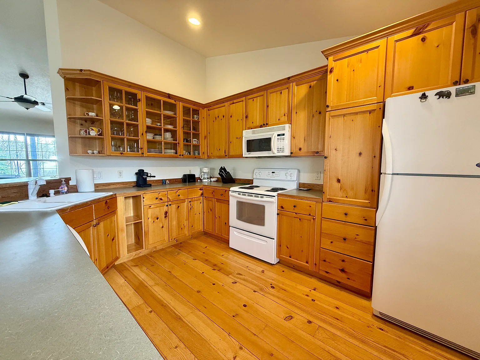 3 bed, 1560 sqft, $2,800 — Photo 3
