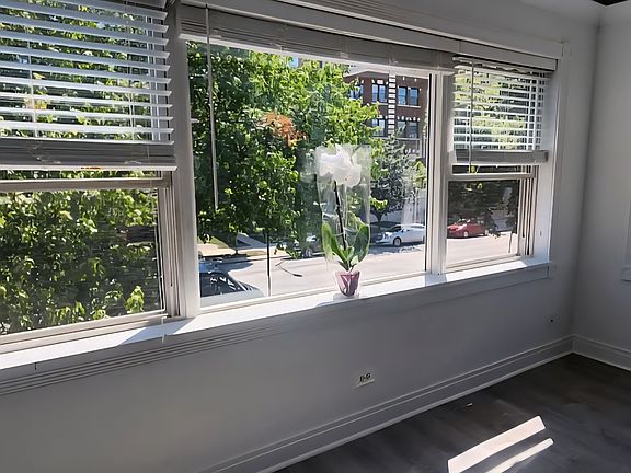 3rd image of 710 Washington Blvd