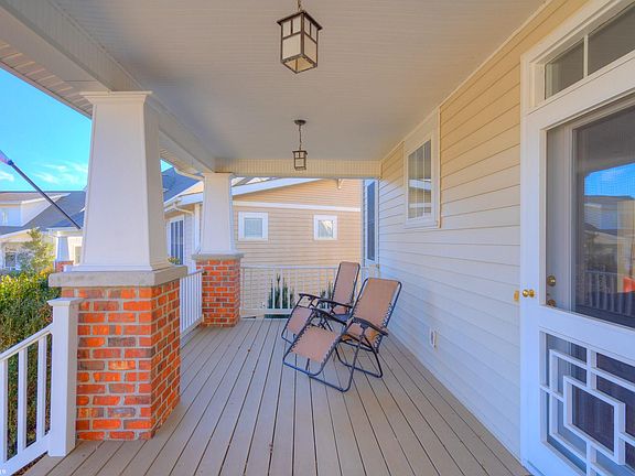 5th image of 1002 Village Way N #N