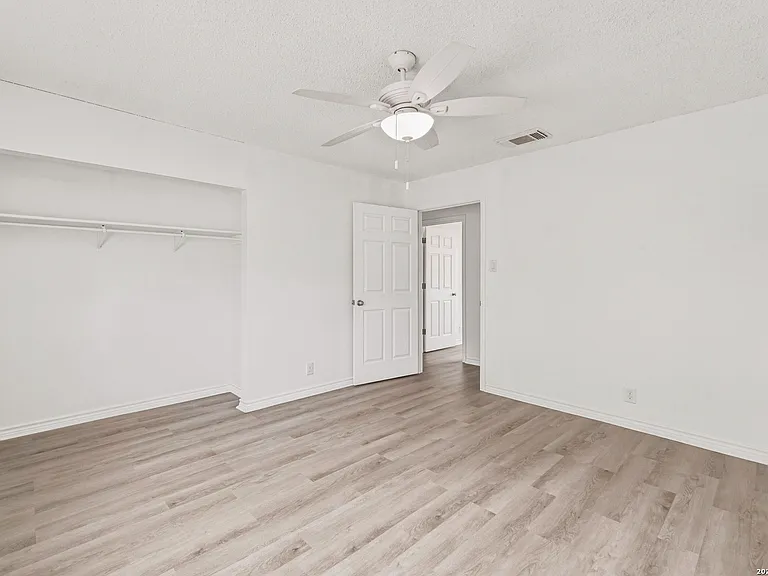 402 Tedder St — Photo 6