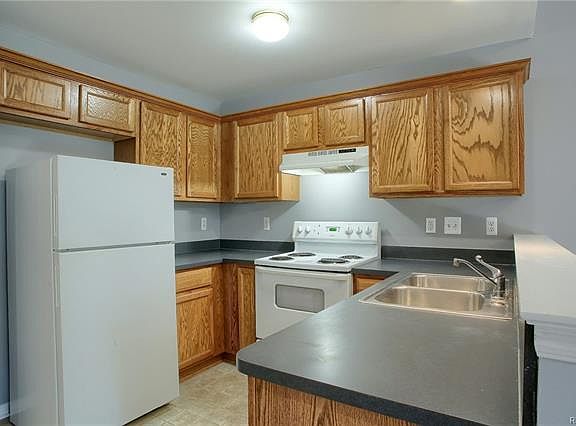 5th image of 50648 Woodbury Dr