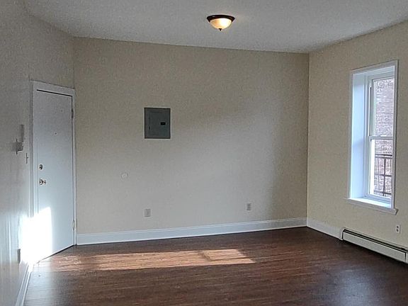 5th image of 415 Summer Ave