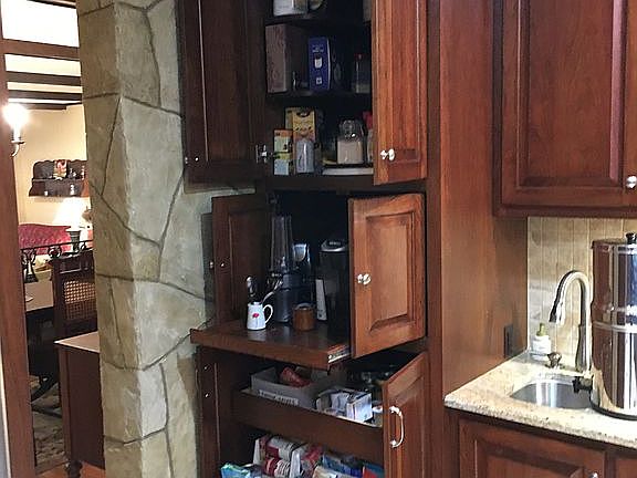 Tea/ coffee bar & sink 