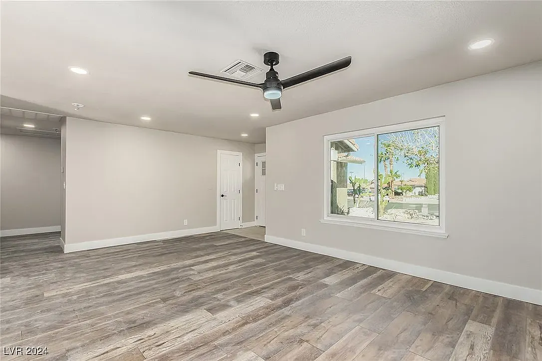 3 bed, 1528 sqft, $2,400 — Photo 2