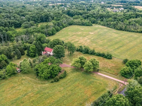 37 Kober Rd, Harleysville, PA 19438