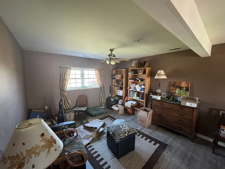 695 Old Leetown Pike — Photo 2