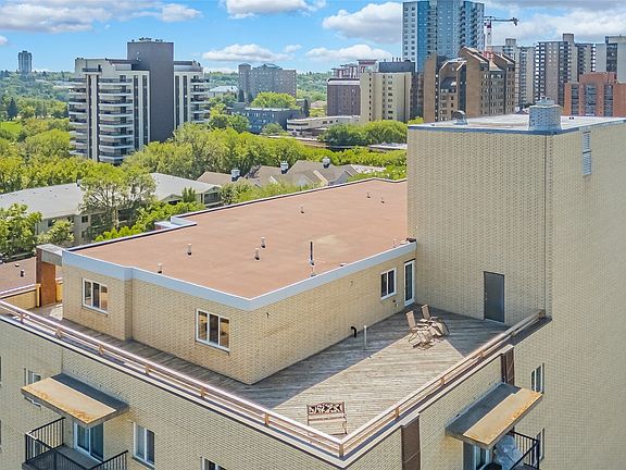 4th image of 537 4th Avenue N #Penthouse B