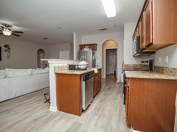 5th image of 150 Creve Core Dr